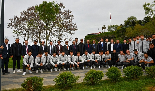 BAŞKAN GENÇ'TEN U19 TAKIMINA TATİL SÖZÜ