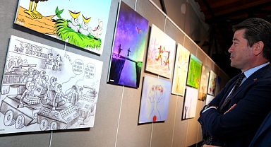 BAŞKAN KAYA GÖRSEL MİZAHİ YAPITLAR SERGİSİNİN AÇILIŞINA KATILDI