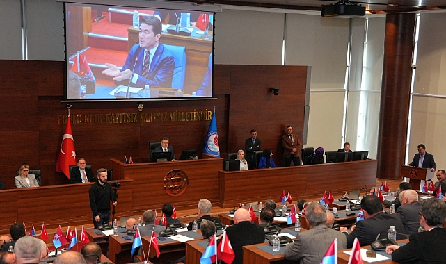 BİZİ TOPLUMUN ÖNÜNE ATIYORSUNUZ!