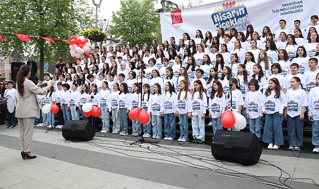 'HİSARIN ÇİÇEKLERİ'NDEN MUHTEŞEM KONSER