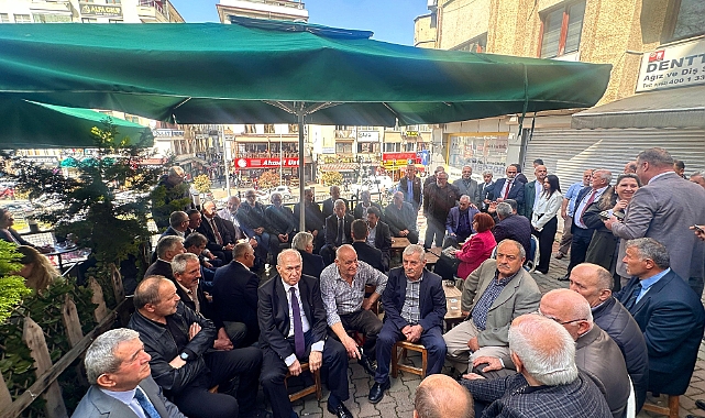 İYİ PARTİ'DE COŞKULU BAYRAM