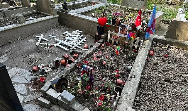 MATTİA AHMET'İN MEZARINA ÇİRKİN SALDIRI!