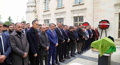 MHP AKÇAABAT İLÇE BAŞKANI ERGÜN'ÜN ANNESİ DUALARLA UĞURLANDI 