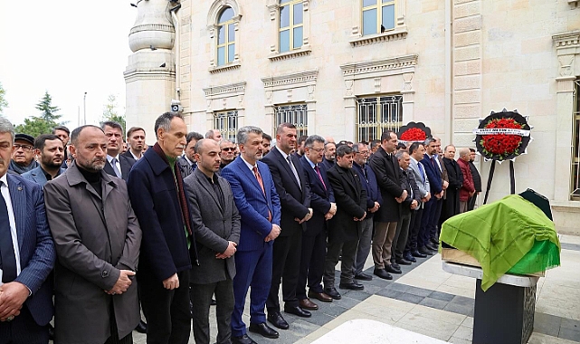 MHP AKÇAABAT İLÇE BAŞKANI ERGÜN'ÜN ANNESİ DUALARLA UĞURLANDI