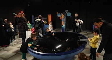 ÖZDEMİR BAYRAKTAR BİLİM MERKEZİ’NDE 23 NİSAN COŞKUSU