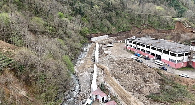 RİZE'DE DERELER ISLAH EDİLİYOR 