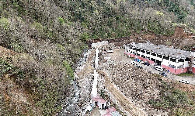 RİZE'DE DERELER ISLAH EDİLİYOR