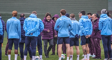 TEKKE'DEN OYUNCULARINA HEM UYARI HEM MORAL!