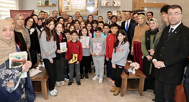 TRABZON'DA 'ÖĞRETMEN YAZARLAR KİTAPLIĞI' OLUŞTURULDU 