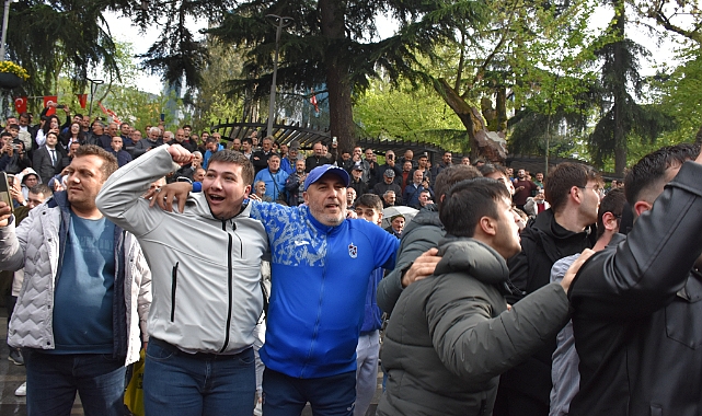TRABZON'DA TARAFTARLAR SOKAKLARA DÖKÜLDÜ