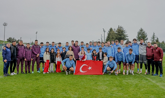 TRABZONSPOR MİNİK MİSAFİRLERİNİ AĞIRLADI