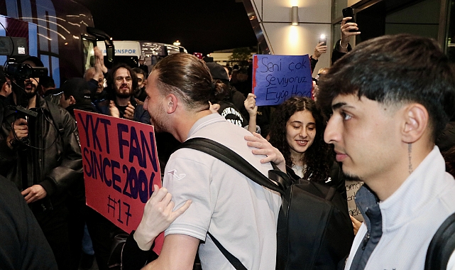 TRABZONSPOR U19 TAKIMINA COŞKULU KARŞILAMA