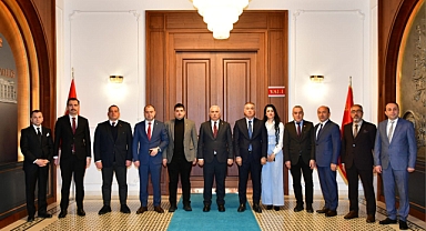 VALİ YILDIRIM TURİZMCİLERİ AĞIRLADI 