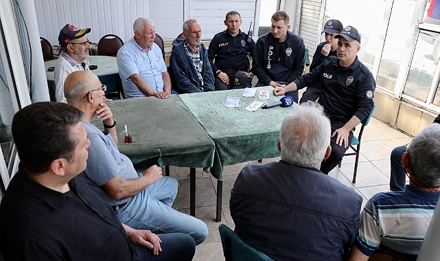 'AİLE POLİSİ' KAPI KAPI DOLAŞIP MAHALLELİYİ BİLGİLENDİRİYOR