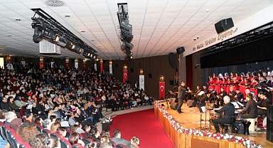 AKADEMİSYENLER HALK MÜZİĞİ TOPLULUĞU'NDAN ANADOLU MOZAİĞİ 