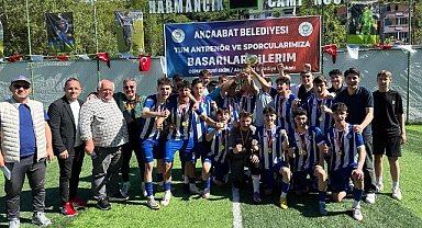 AKÇAABAT'TA 19 MAYIS'A ÖZEL FUTBOL TURNUVASI NEFES KESTİ