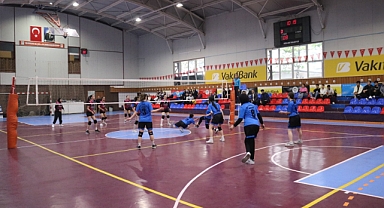 AKÇAABAT’TA 19 MAYIS VOLEYBOL TURNUVASI BAŞLADI