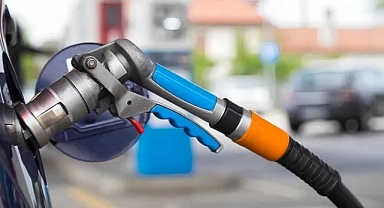 ARAÇ SÜRÜCÜLERİNİN DİKKATİNE... MOTORİNDE İNDİRİM VAR