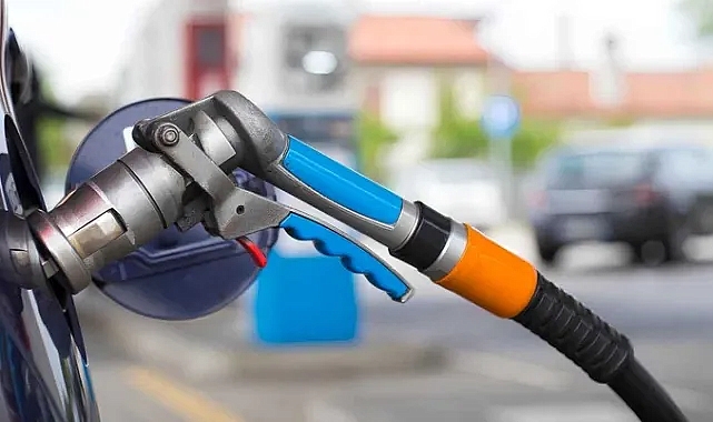 ARAÇ SÜRÜCÜLERİNİN DİKKATİNE... MOTORİNDE İNDİRİM VAR