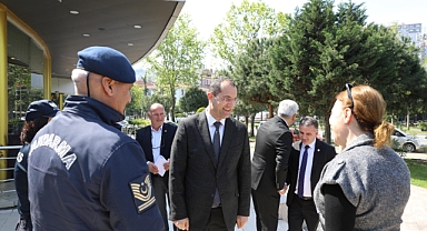 BAŞKAN EKİM MUHTARLARLA GÖRÜŞTÜ... MAHALLELER MERCEK ALTINA ALINDI