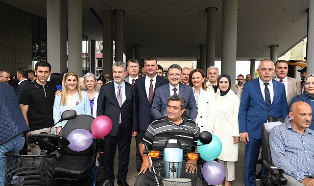 BAŞKAN GENÇ: ÖZEL BİREYLERİMİZİN HAYATLARINI KOLAYLAŞTIRIYORUZ