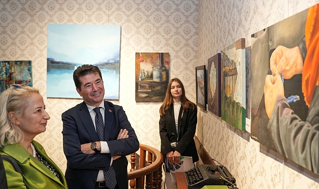 BAŞKAN KAYA RESİM SERGİSİNİN AÇILIŞINA KATILDI