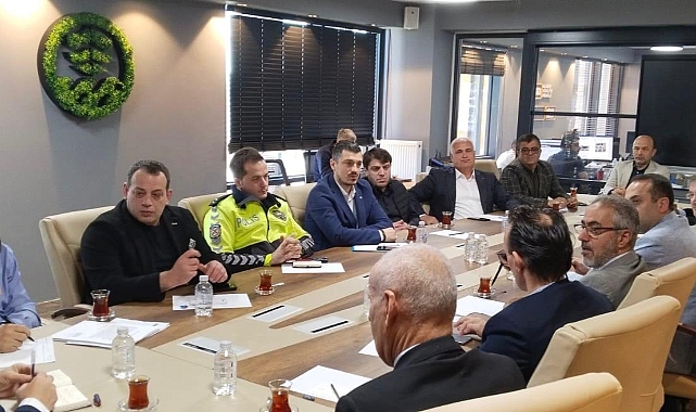 BÜYÜKŞEHİR'DE TURİZM TAŞIMACILIĞI MASAYA YATIRILDI