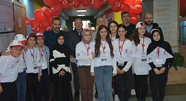 ÇAYKARA'DA TÜBİTAK 4006 BİLİM FUARI AÇILDI 