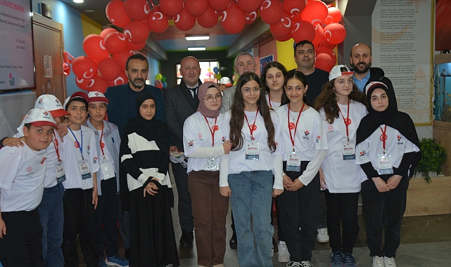 ÇAYKARA'DA TÜBİTAK 4006 BİLİM FUARI AÇILDI