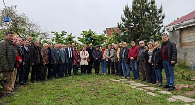 ÇİFTÇİLER ÖRNEK BAHÇEDE BULUŞTU