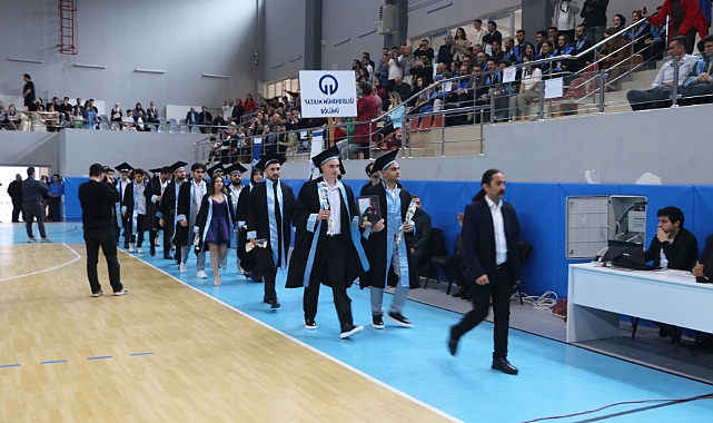 KTÜ OF TEKNOLOJİ FAKÜLTESİNDE MEZUNİYET COŞKUSU