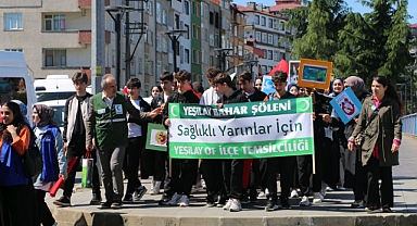 OF'TA YEŞİLAY BAHAR ŞÖLENİ DÜZENLENDİ
