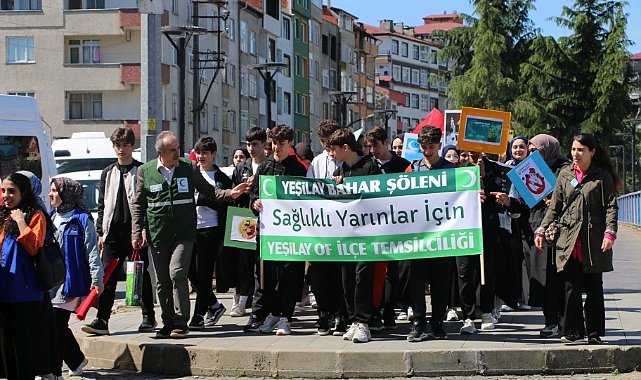 OF'TA YEŞİLAY BAHAR ŞÖLENİ DÜZENLENDİ
