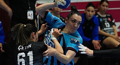 ORTAHİSAR BELEDİYESİ KADIN HENTBOL TAKIMI ÜZDÜ 