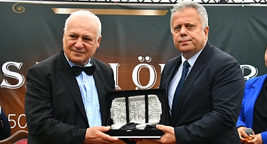 ORTAHİSAR BELEDİYESİ, SALİM ÖNDER’İN 50. SANAT YILINI KUTLADI