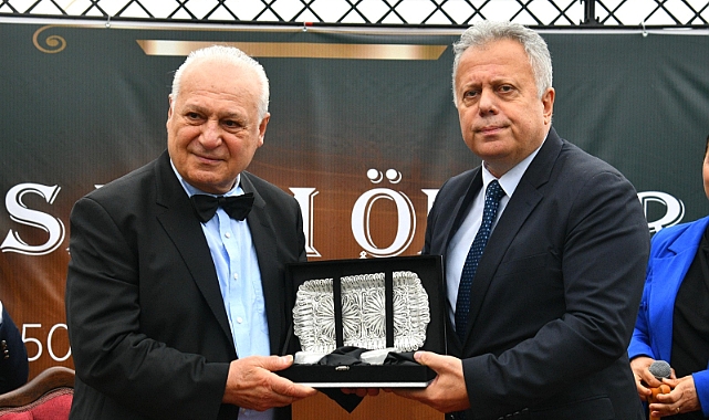 ORTAHİSAR BELEDİYESİ, SALİM ÖNDER’İN 50. SANAT YILINI KUTLADI