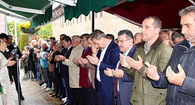 SEHER ANNE DUALARLA UĞURLANDI