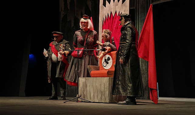 TRABZON'DA 'SAVAŞ BEBEĞİ' OYUNU SAHNELENDİ