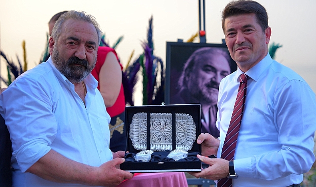 VOLKAN KONAK’IN ÖLÜMSÜZ TÜRKÜLERİ, BOZTEPE’DE SESLENDİRİLDİ