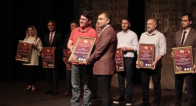 YOMRA MERKEZ ORTAOKULU'NA 3 ÖDÜL BİRDEN