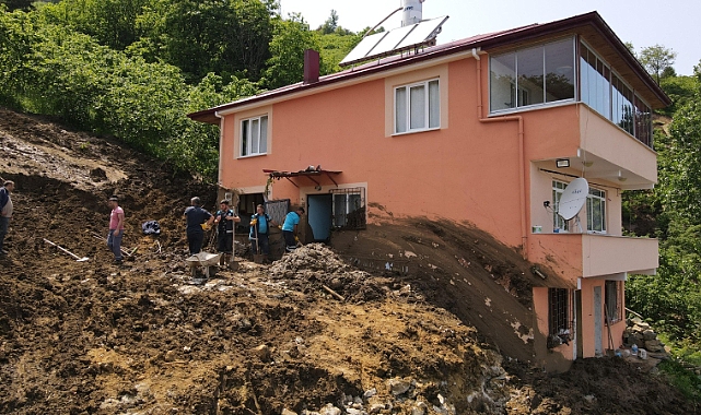 AĞILLI'DA KORKUTAN HEYELAN... ORTAHİSAR'DAN ANINDA MÜDAHALE