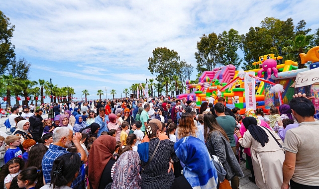 AKÇAABAT BELEDİYESİ'NDEN ÇOCUKLARA RENKLİ ŞENLİK