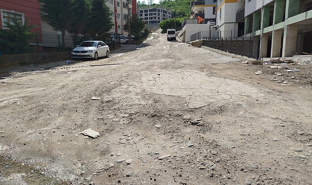 ARAKLI'DA MAHALLE YOLLARI KÖSTEBEK YUVASI!