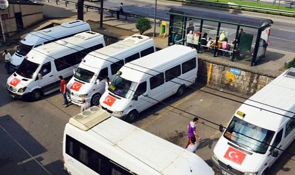 ARSİN DOLMUŞÇULARINDA AİDAT KRİZİ PATLAK VERDİ!