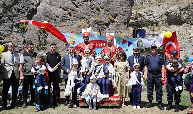 ARTVİN 18 ÇOCUK İÇİN TOPLU SÜNNET TÖRENİ DÜZENLENDİ