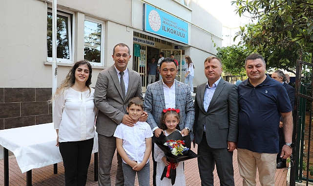 BAŞKAN EKİM KARNE HEYECANINA ORTAK OLDU