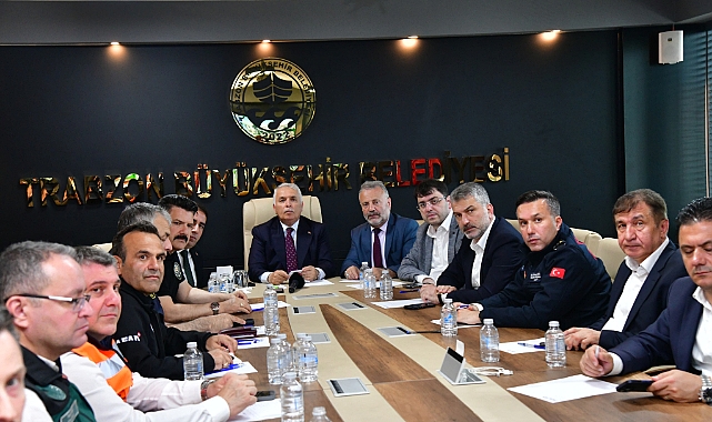 BAŞKAN GENÇ: AFETİN İZLERİNİ SİLECEĞİZ