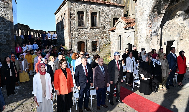 BAŞKAN GENÇ: “TRABZON’DAN DÜNYAYA FİLİSTİN İÇİN SANATLA SES VERİLDİ”
