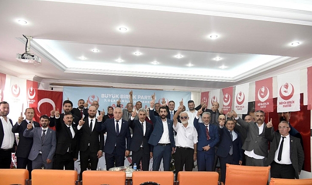 BBP ARAKLI KONGRE HEYECANI... BAŞKAN ÖZEN GÜVEN TAZELEDİ