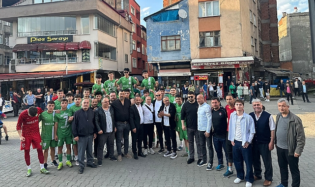 BEŞİKDÜZÜ YEŞİLKÖYSPOR U18 TAKIMI ŞAMPİYON